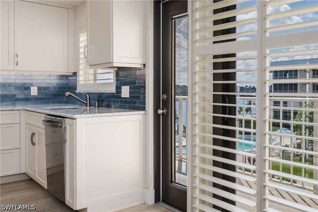 3450 Gulf Shore Boulevard N #305, Naples, FL 34103 photo 4