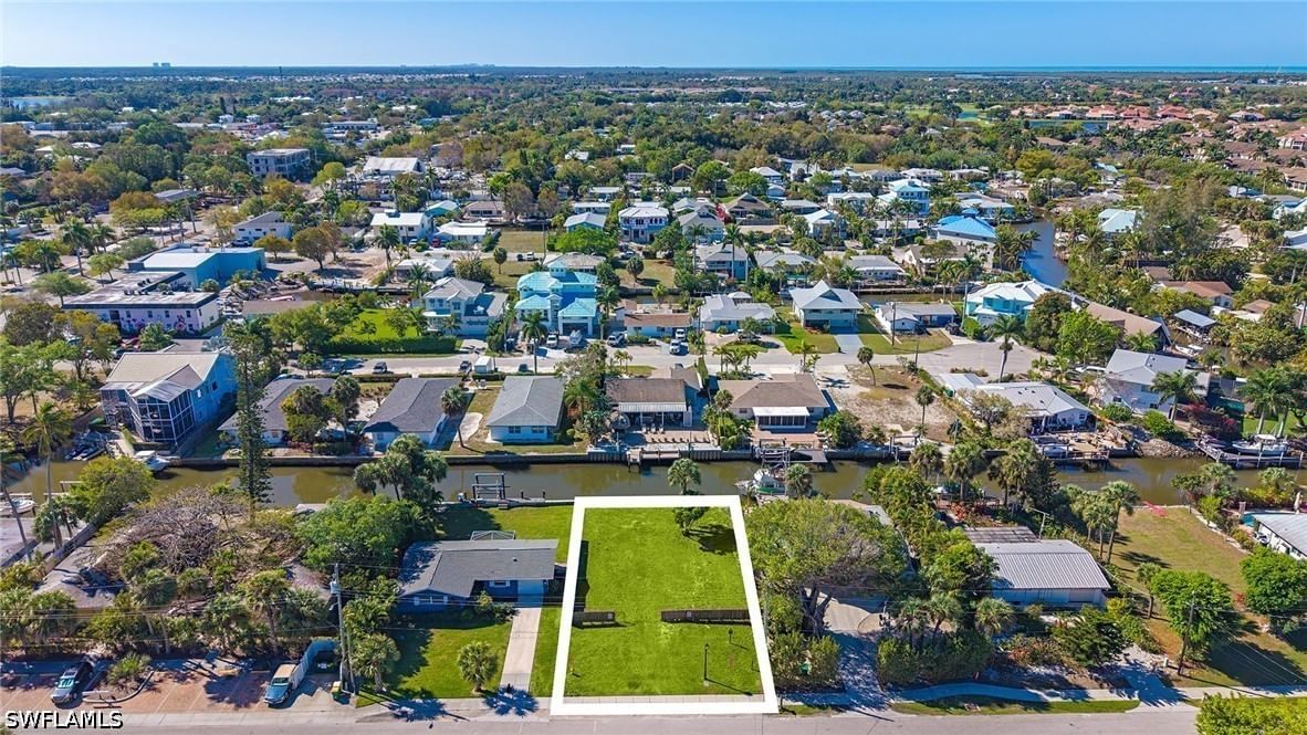 2754 Bayview Drive, Naples, FL 34112 photo 3