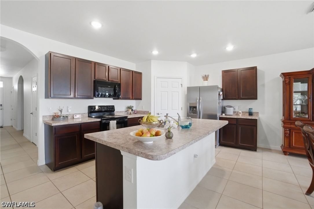 3422 Cancun Court, Cape Coral, FL 33909 photo 3