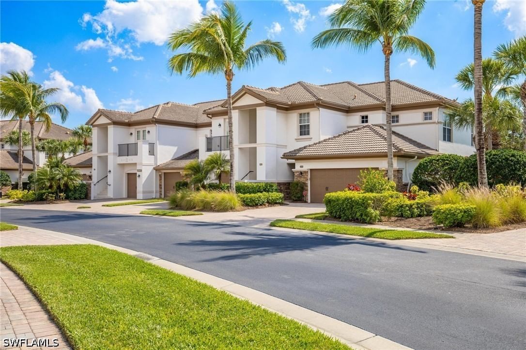8040 Players Cove Drive #102, Naples, FL 34113 photo 4
