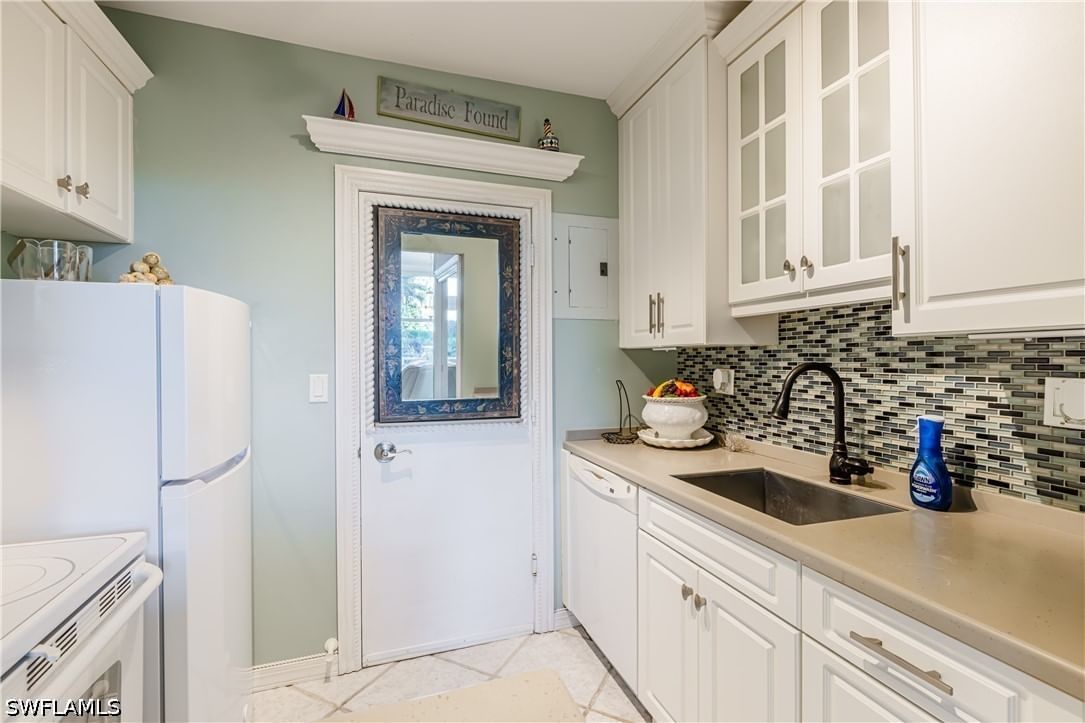 240 Seaview Court #105, Marco Island, FL 34145 photo 4