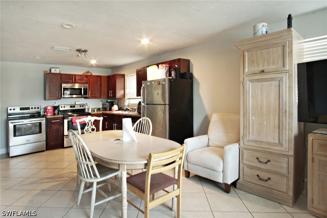 4107 Mindi Avenue, Naples, FL 34112 photo 4