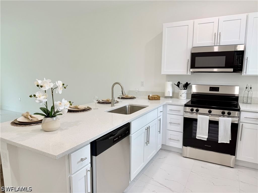 496-498 Bell Boulevard S, Lehigh Acres, FL 33974 photo 5