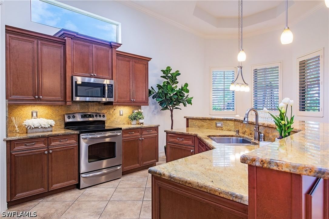7643 Cottesmore Drive, Naples, FL 34113 photo 4
