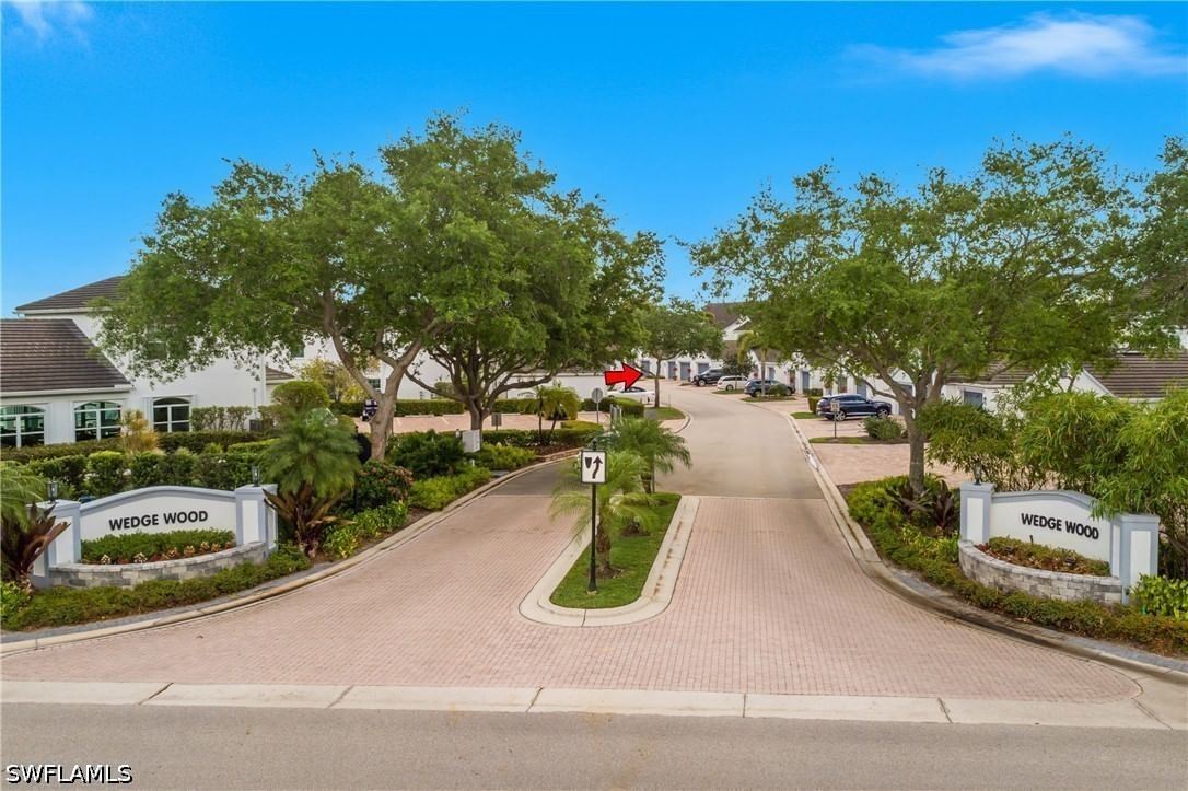 5959 Sand Wedge Lane #403, Naples, FL 34110 photo 2