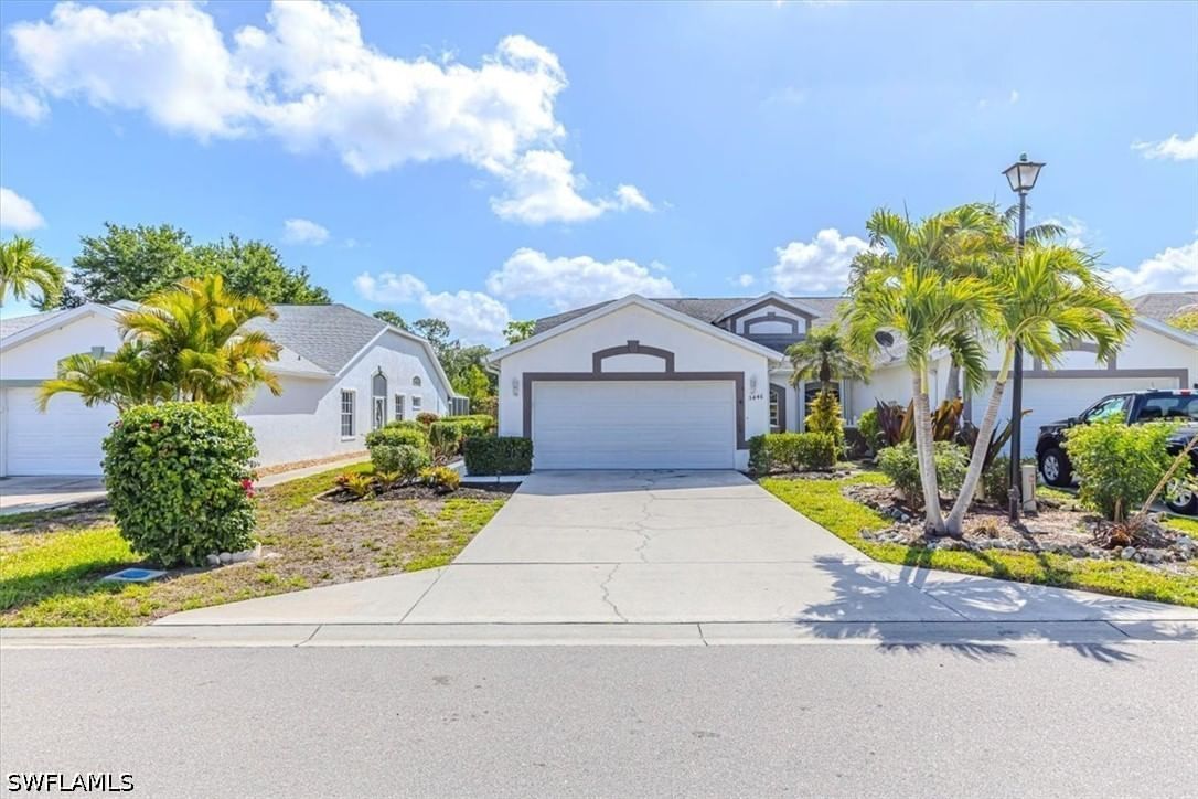 5446 Whitten Drive #19, Naples, FL 34104 photo 2