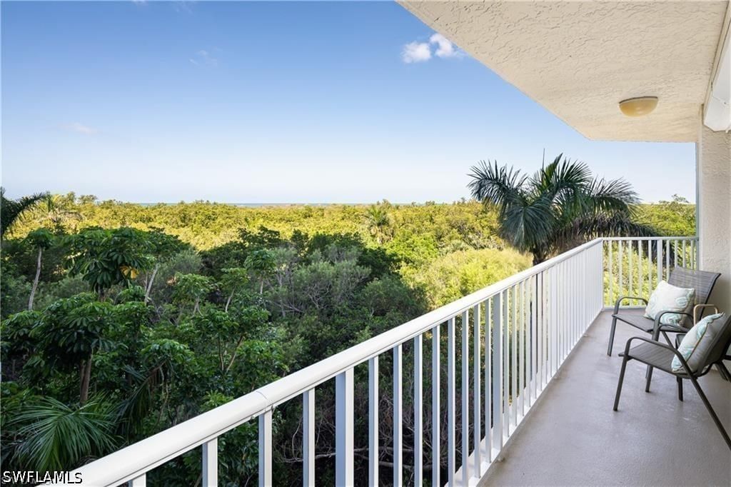 5550 Heron Point Drive #305, Naples, FL 34108 photo 2