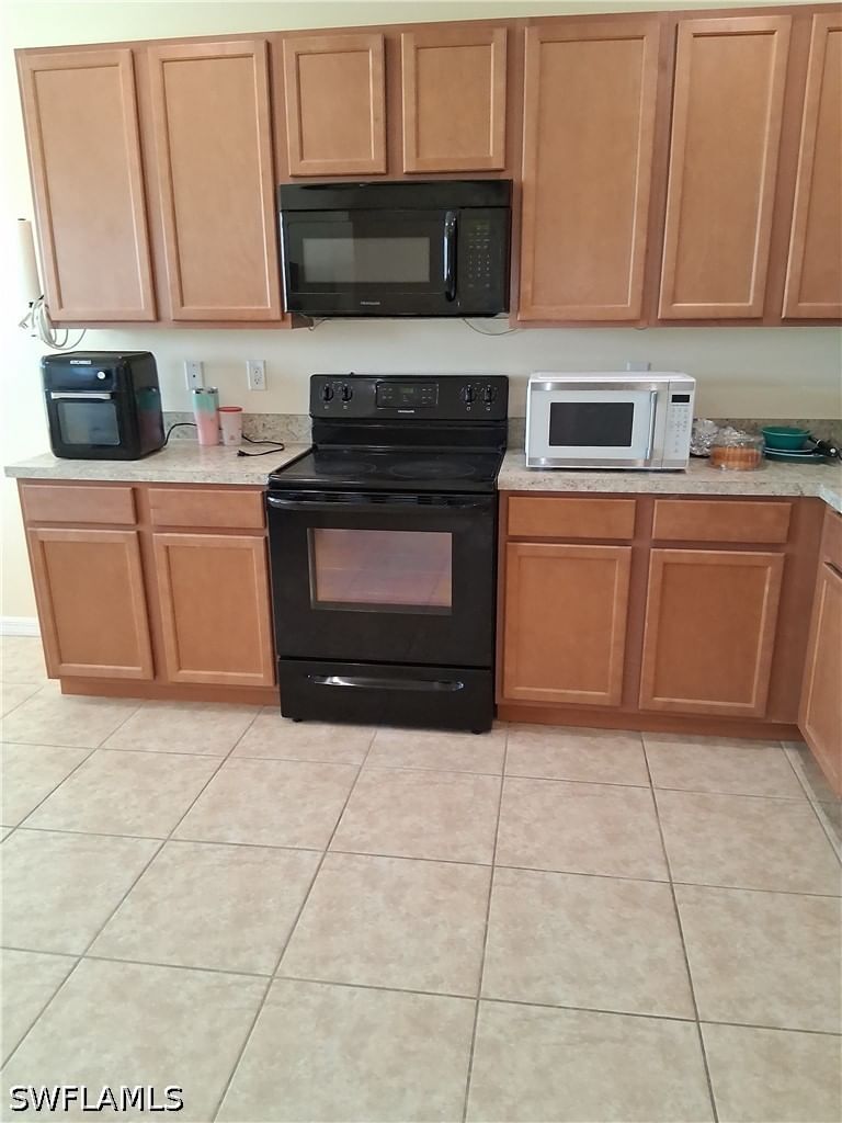 1823 SW 16th Terrace, Cape Coral, FL 33991 photo 2