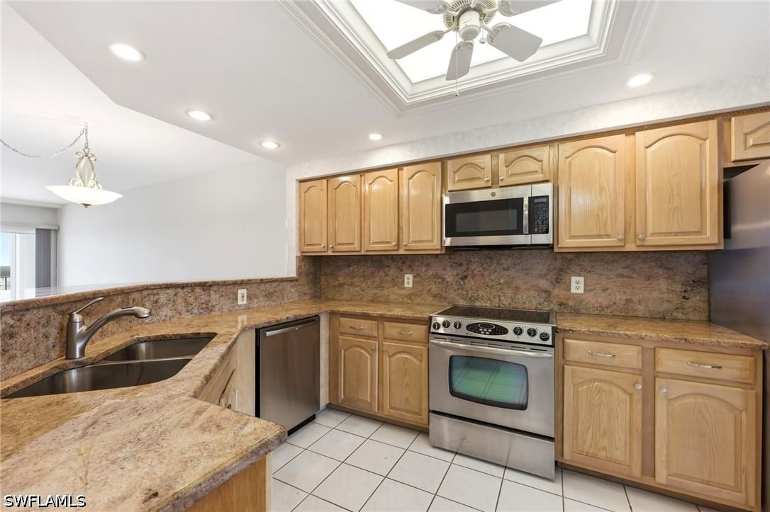 13105 Vanderbilt Drive #407, Naples, FL 34110 photo 4