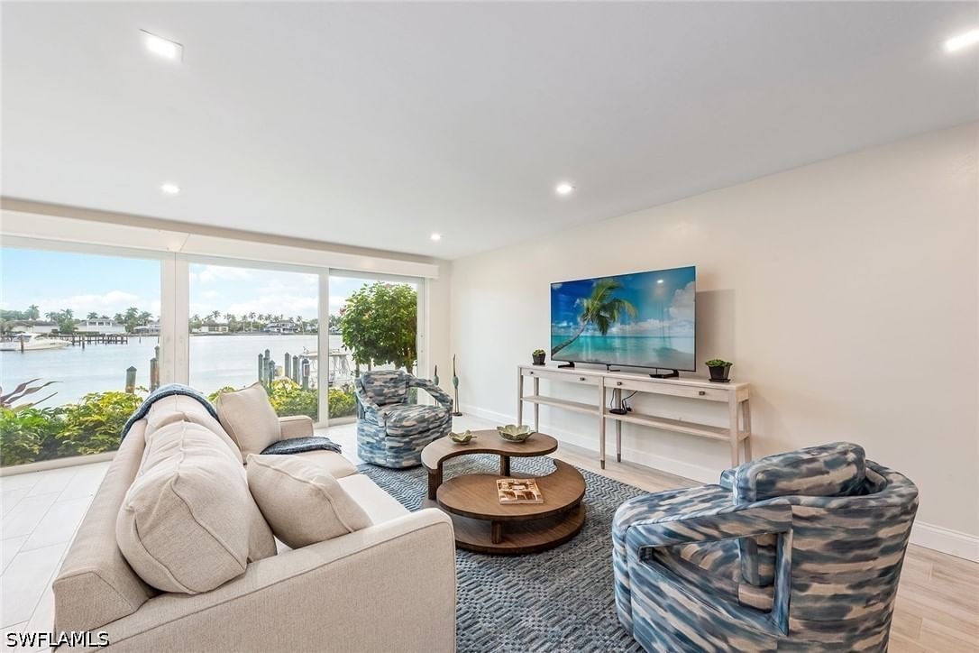 2850 Gulf Shore Boulevard N #102, Naples, FL 34103 photo 4