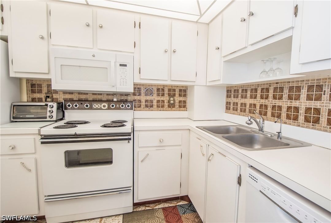 320 Seaview Court #1011, Marco Island, FL 34145 photo 5