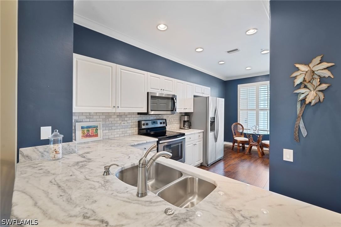8253 Parkstone Place #106, Naples, FL 34120 photo 5