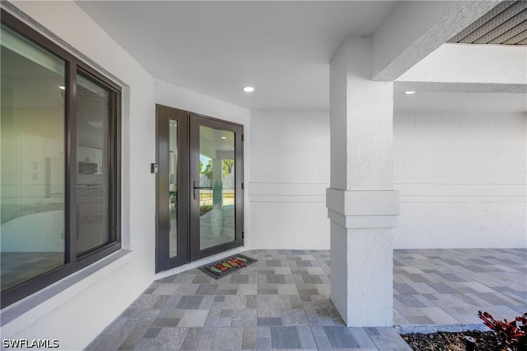 841 91st Avenue N, Naples, FL 34108 photo 3