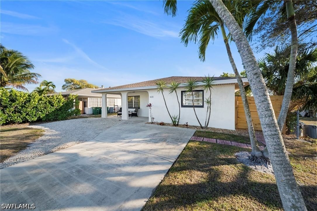 630 99th Avenue N, Naples, FL 34108 photo 2