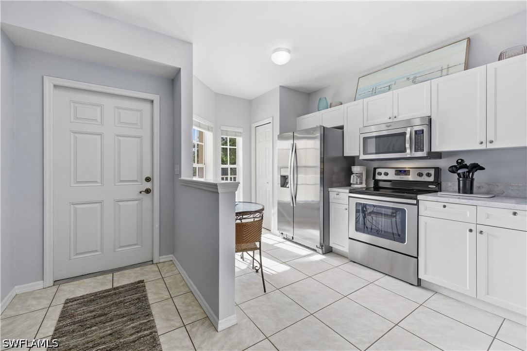 9175 Celeste Drive #204, Naples, FL 34113 photo 4