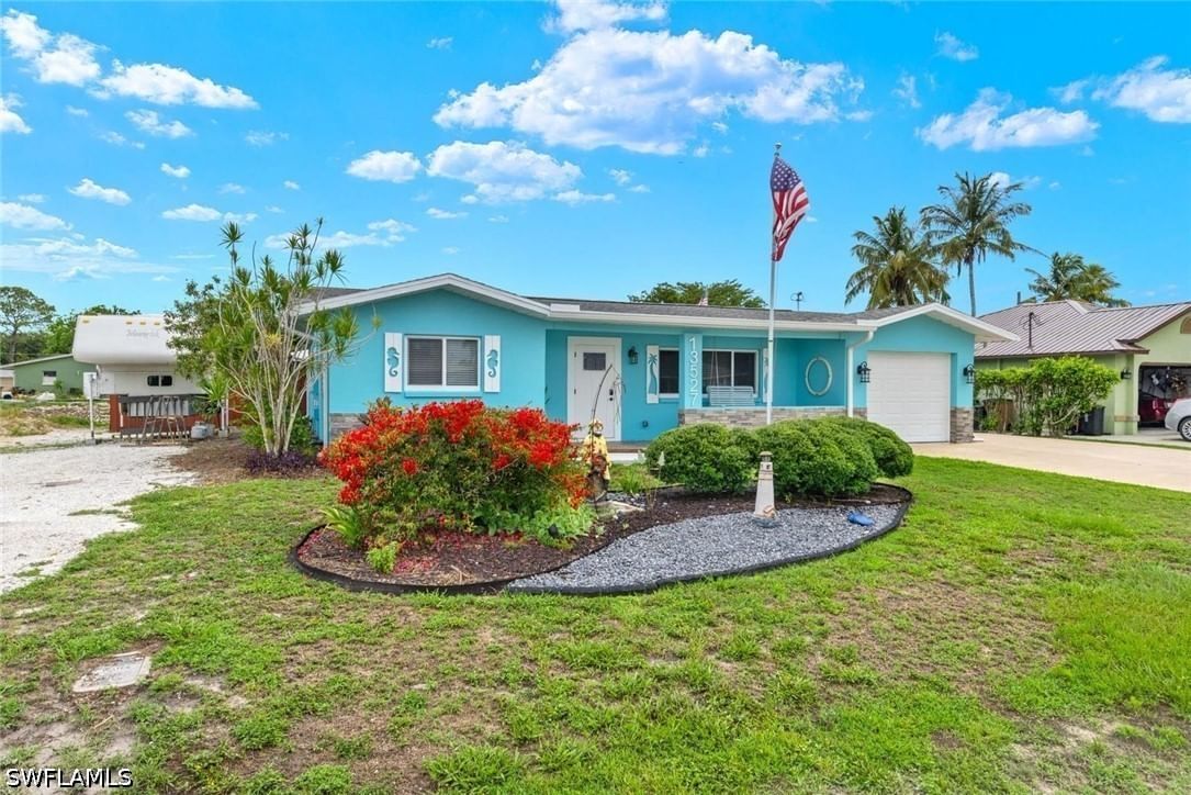 13527 Marquette Boulevard, Fort Myers, FL 33905 photo 2