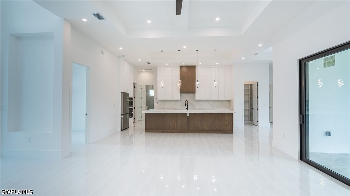 649 Golden Gate Boulevard E, Naples, FL 34120 photo 5