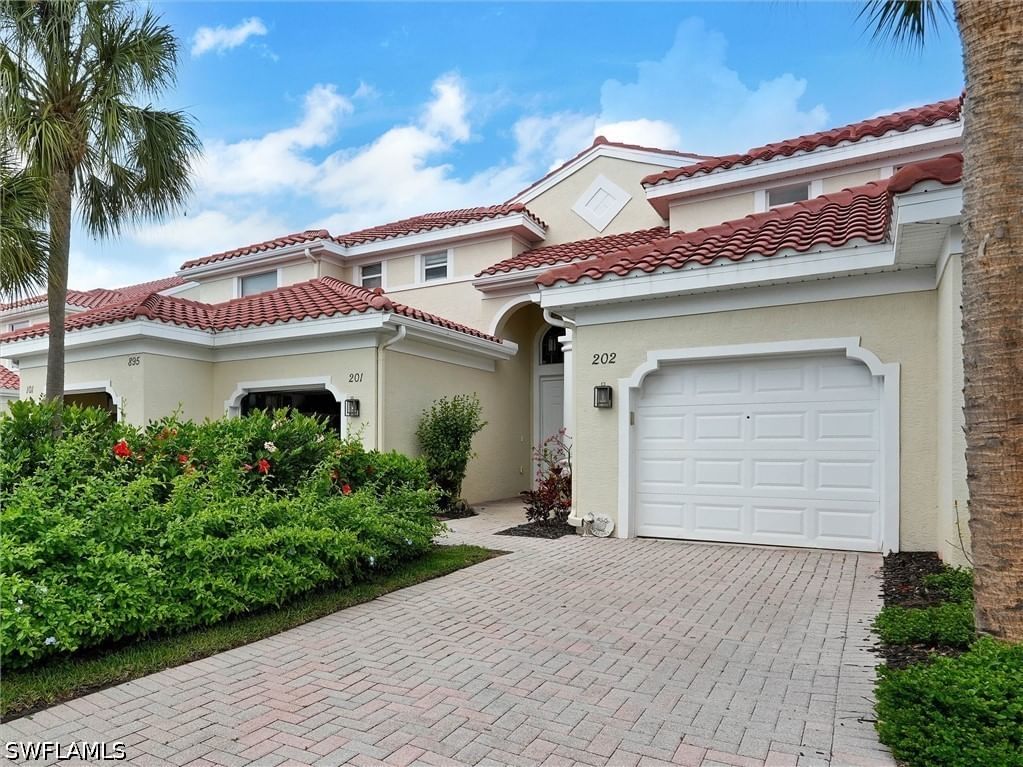 895 Eastham Way #M202, Naples, FL 34104 photo 3