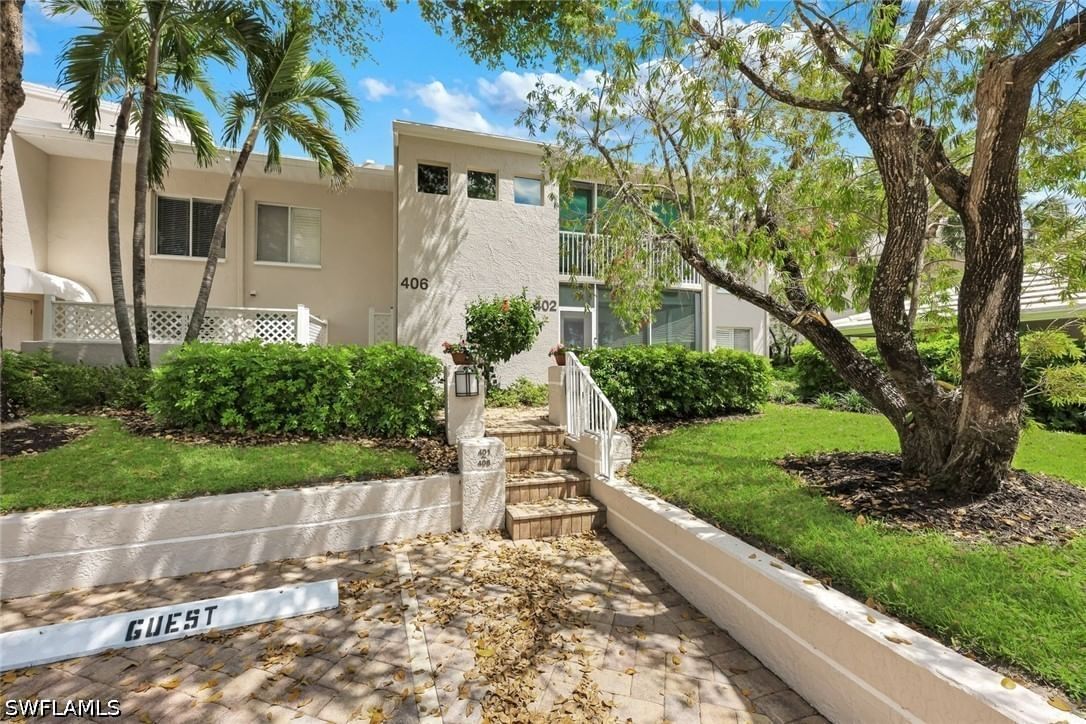 5817 Glencove Drive #402, Naples, FL 34108 photo 4