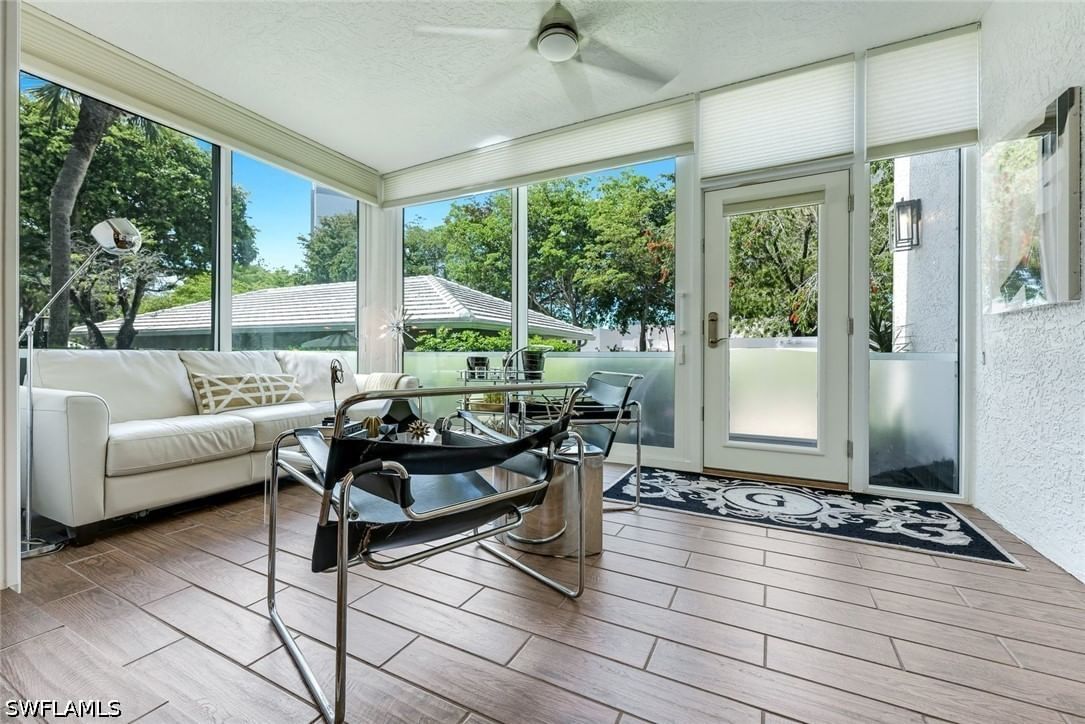 5817 Glencove Drive #402, Naples, FL 34108 photo 5