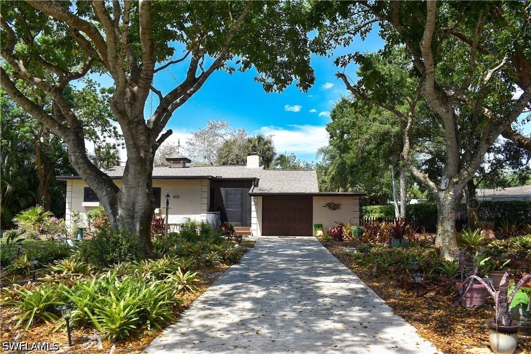 27213 Rio Vista Circle, Bonita Springs, FL 34135 photo 2