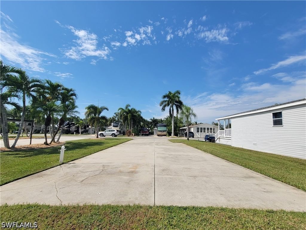 5761 Pathwood Court, Fort Myers, FL 33905 photo 3