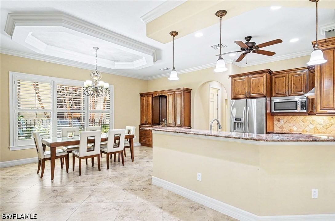 672 Fairway Terrace, Naples, FL 34103 photo 5