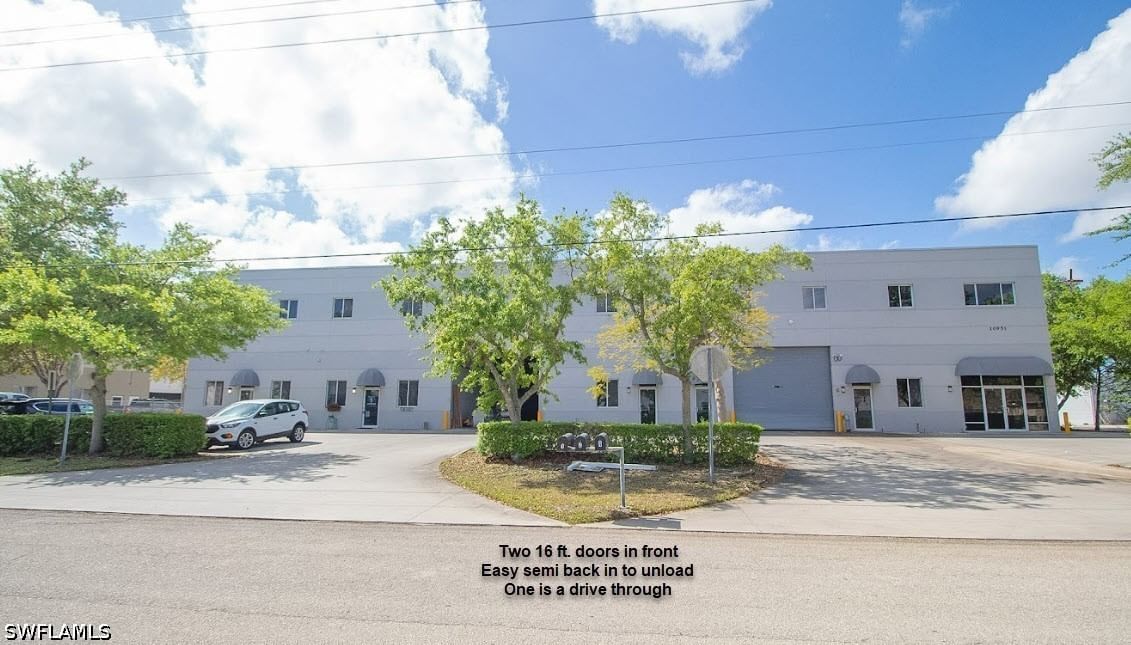 10951 Harmony Park Drive, Bonita Springs, FL 34135 photo 2