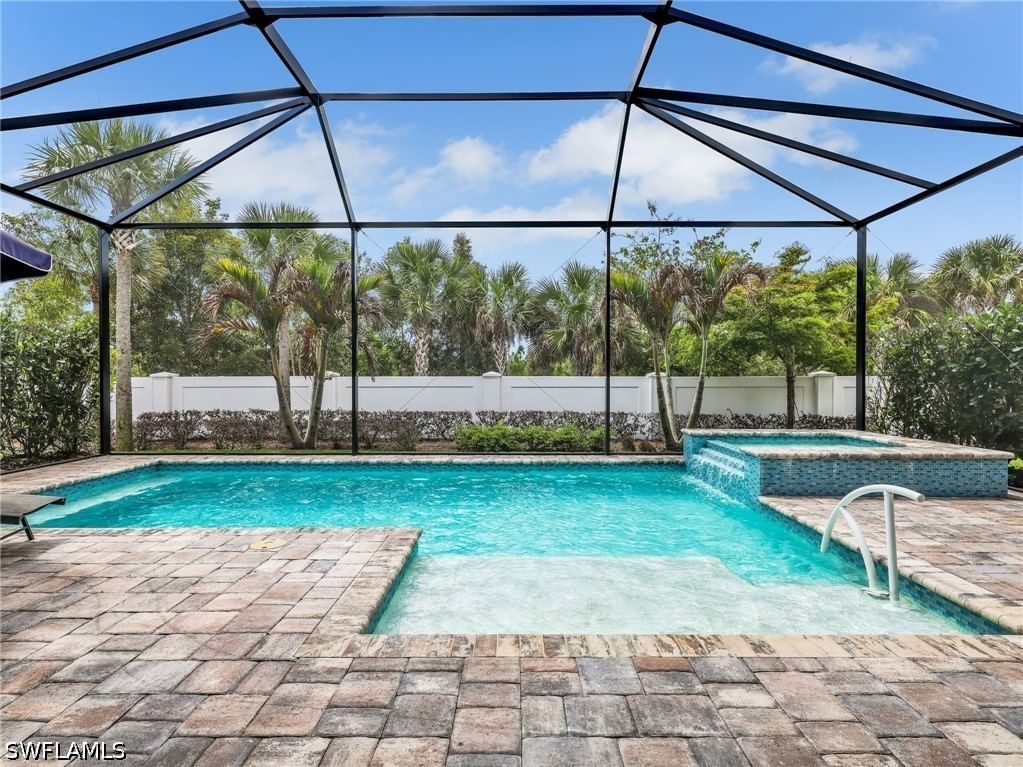 9288 Cayman Drive, Naples, FL 34114 photo 2