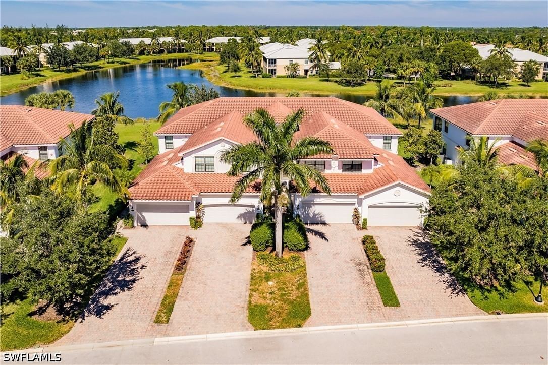 3157 Aviamar Circle #102, Naples, FL 34114 photo 2