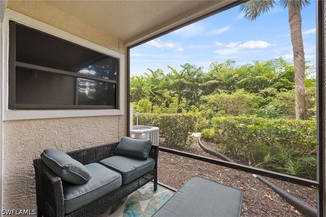 77 EMERALD WOODS Drive #I6, Naples, FL 34108 photo 2