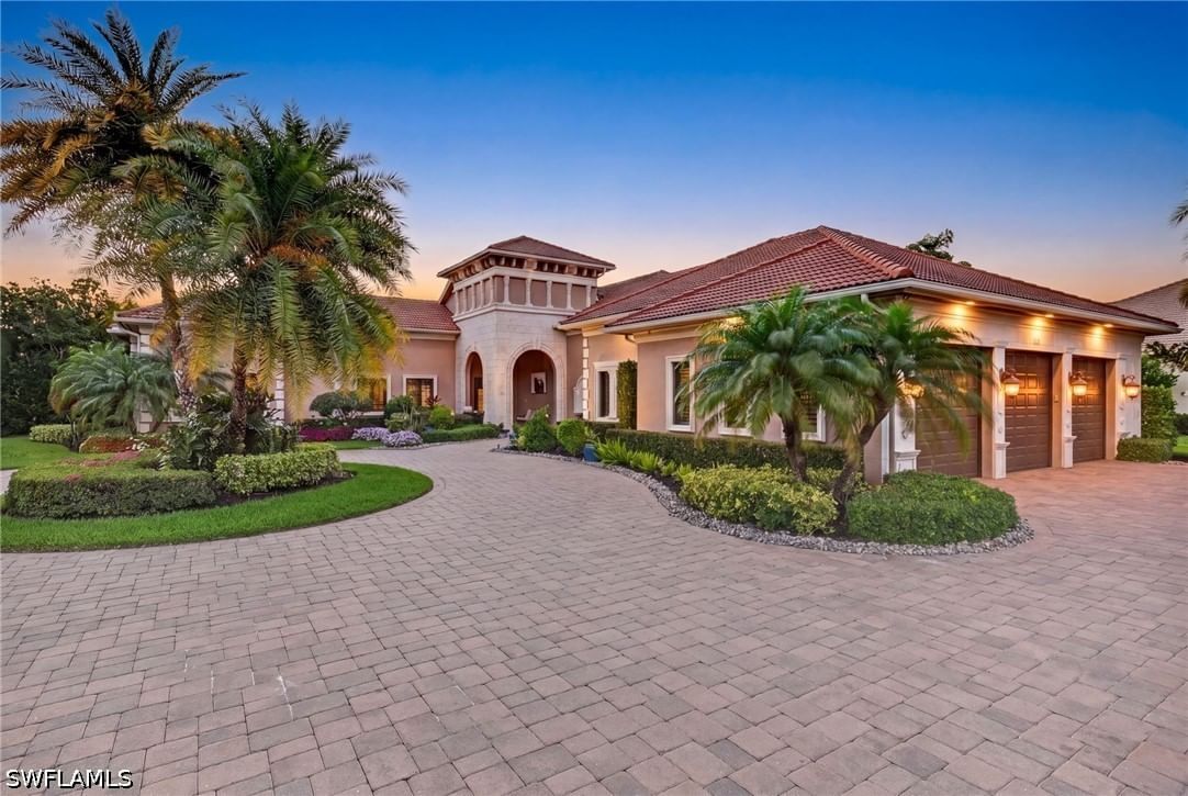 628 VENEZIA GRANDE Drive, Naples, FL 34119 photo 2