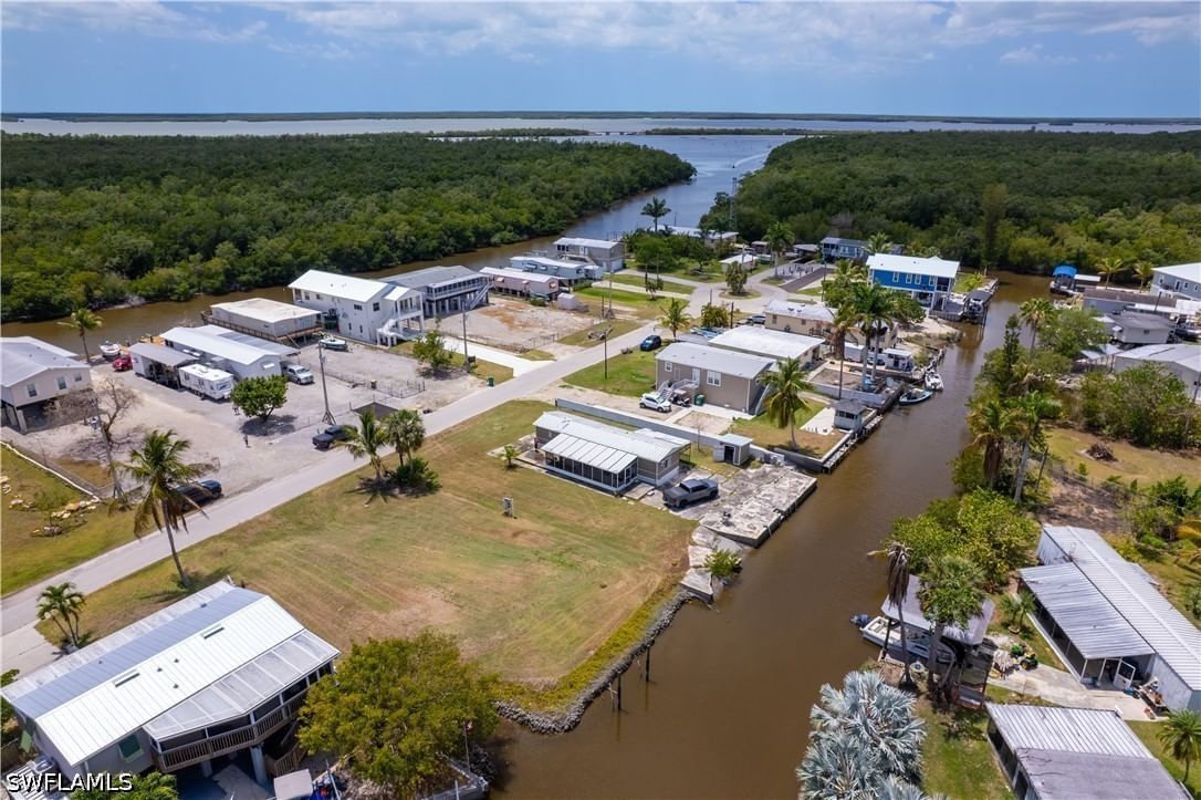 88 W Flamingo Drive, Everglades City, FL 34141 photo 2