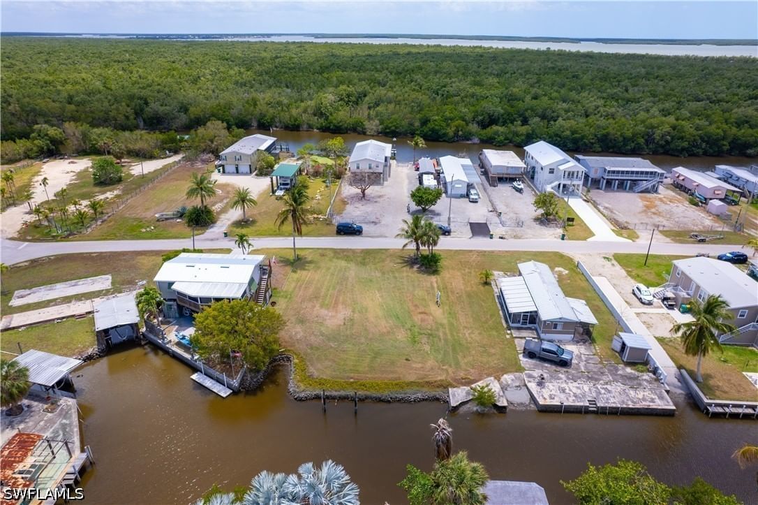 88 W Flamingo Drive, Everglades City, FL 34141 photo 3