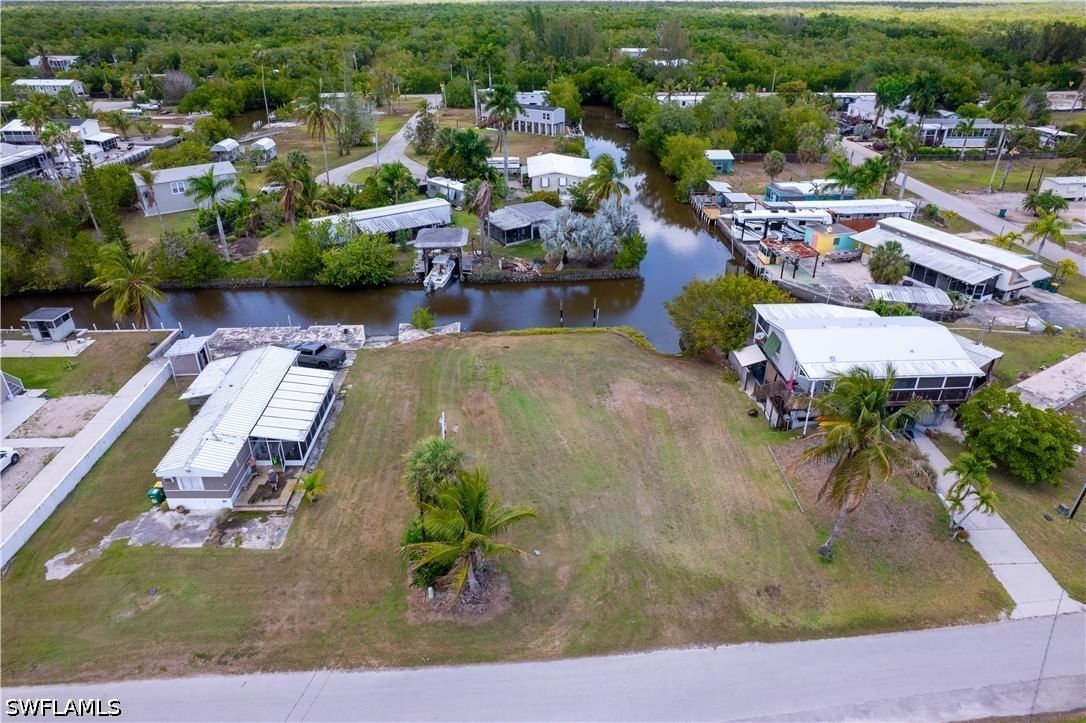88 W Flamingo Drive, Everglades City, FL 34141 photo 4