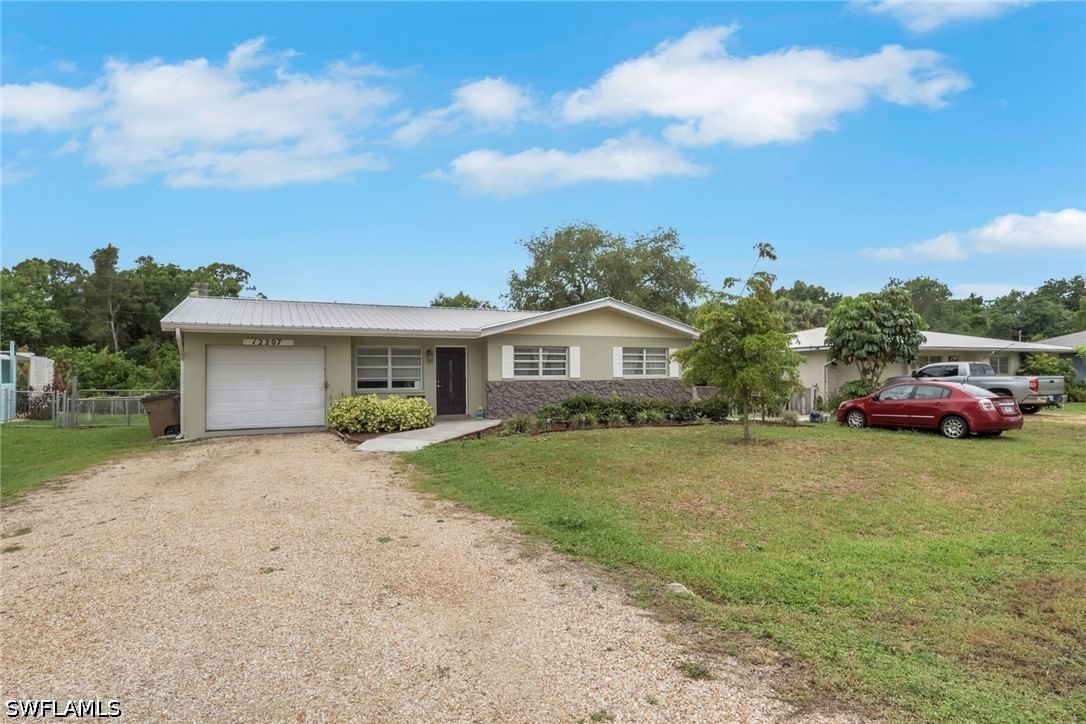 12207 De Moya Drive, Fort Myers, FL 33905 photo 2