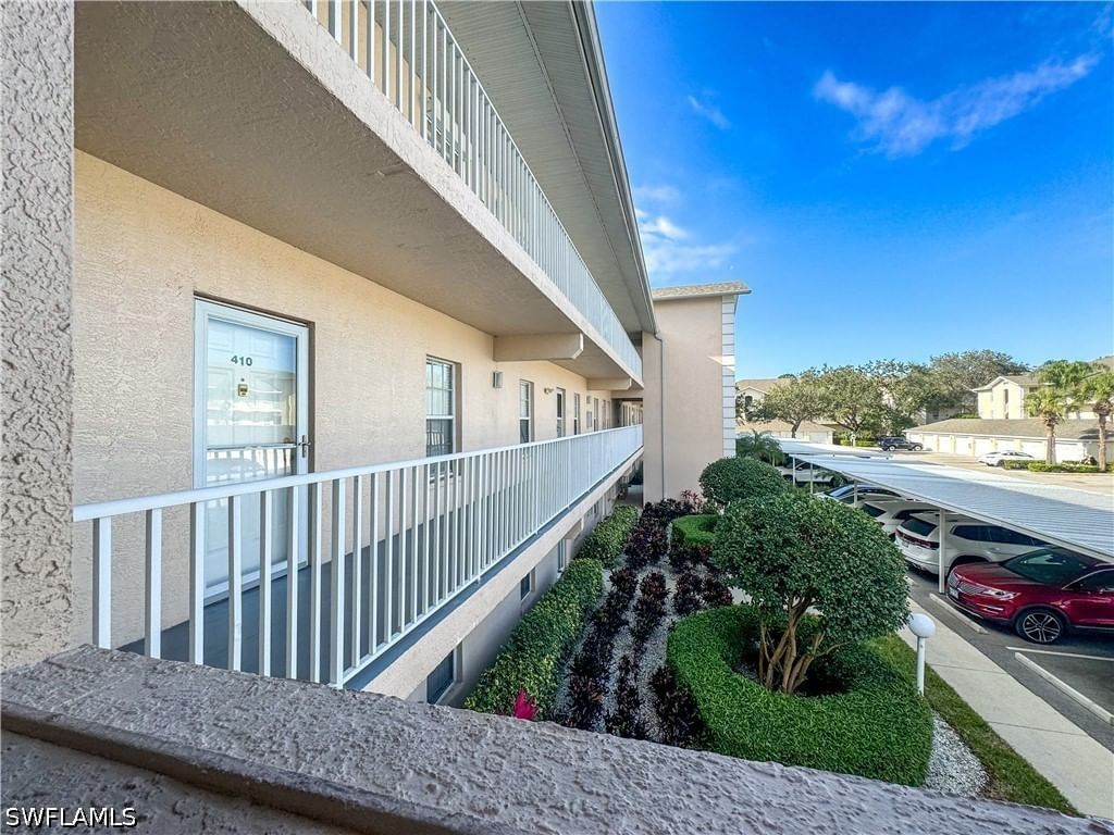 3250 Cypress Glen Way #424, Naples, FL 34109 photo 4