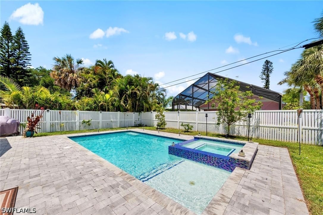 861 97th Avenue N, Naples, FL 34108 photo 2