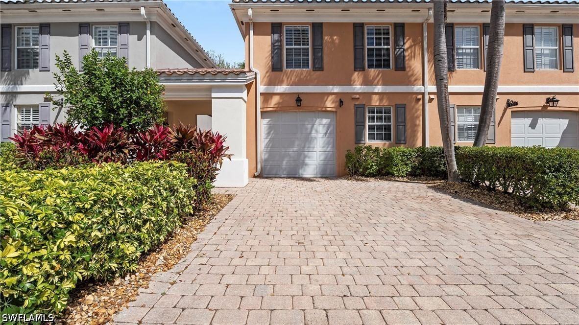 5766 Cove Circle #24, Naples, FL 34119 photo 2