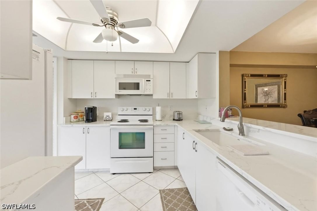 7340 Glenmoor Lane #3207, Naples, FL 34104 photo 3