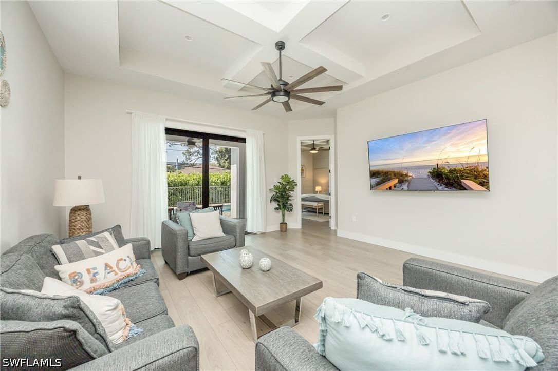 3552 Hibiscus Avenue, Naples, FL 34104 photo 3