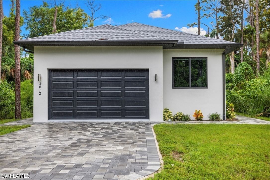 3012 Pine Tree Drive, Naples, FL 34112 photo 3