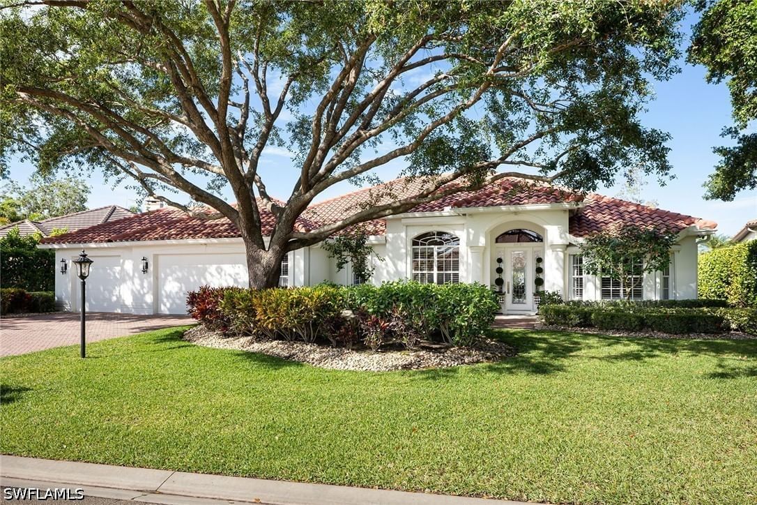 8037 Vera Cruz Way, Naples, FL 34109 photo 2