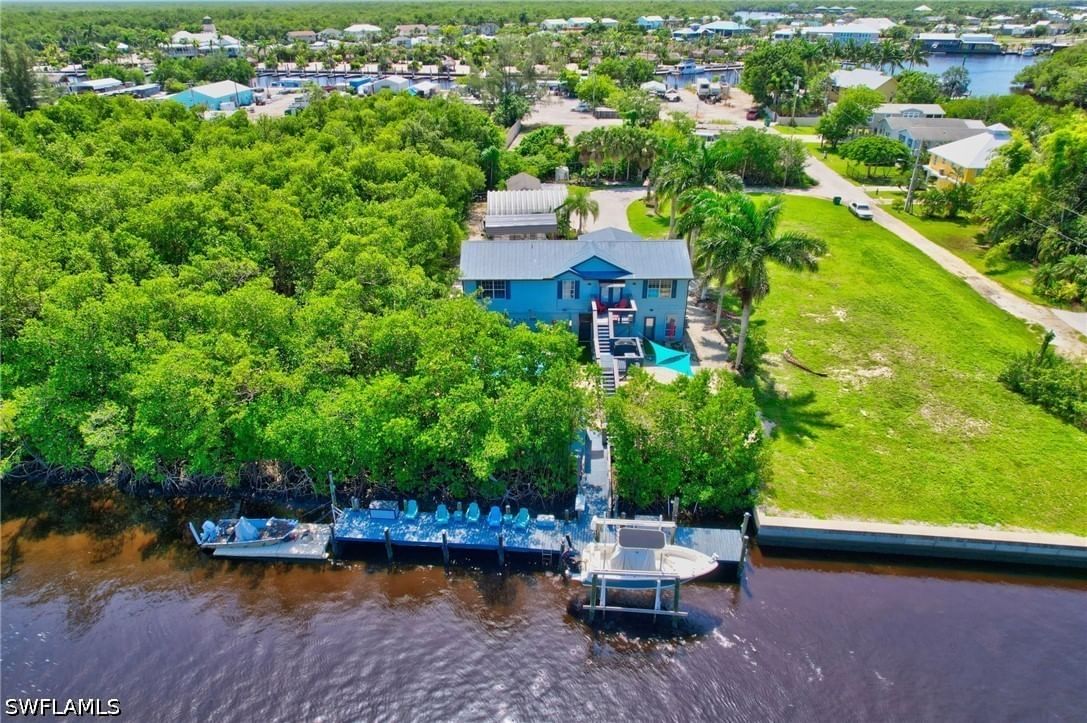 936 Panther Creek Lane, Everglades City, FL 34139 photo 2