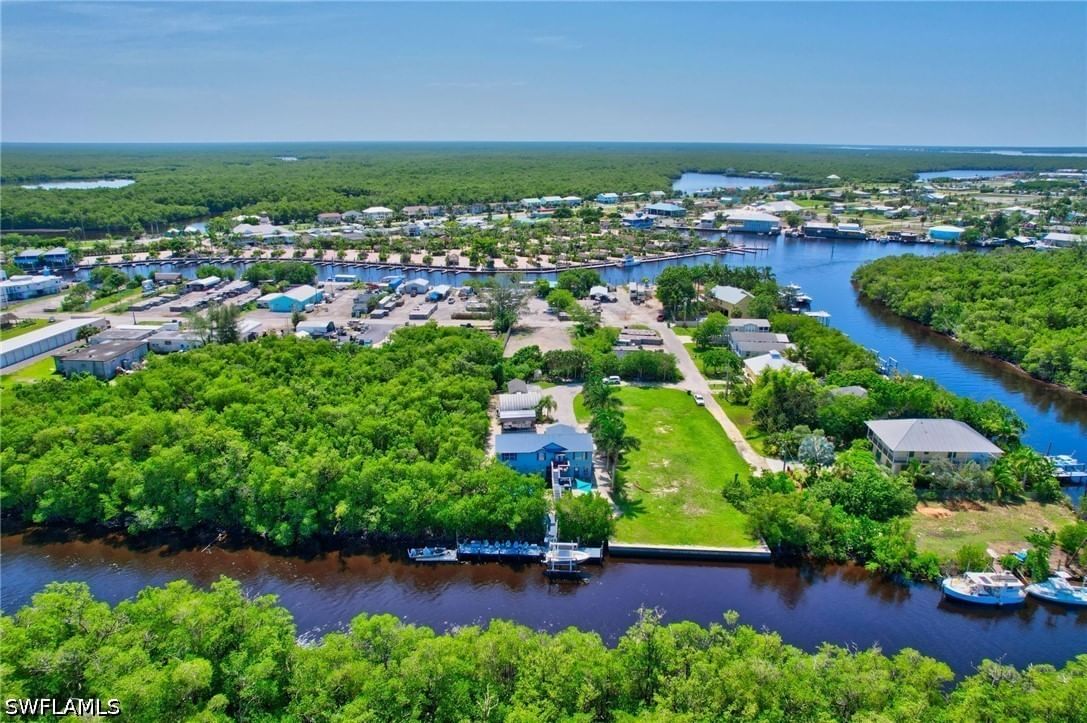 936 Panther Creek Lane, Everglades City, FL 34139 photo 3