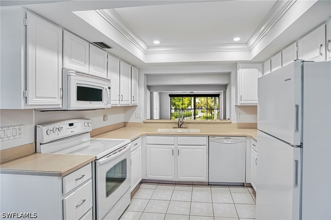7430 Lake Breeze Drive #203, Fort Myers, FL 33907 photo 2
