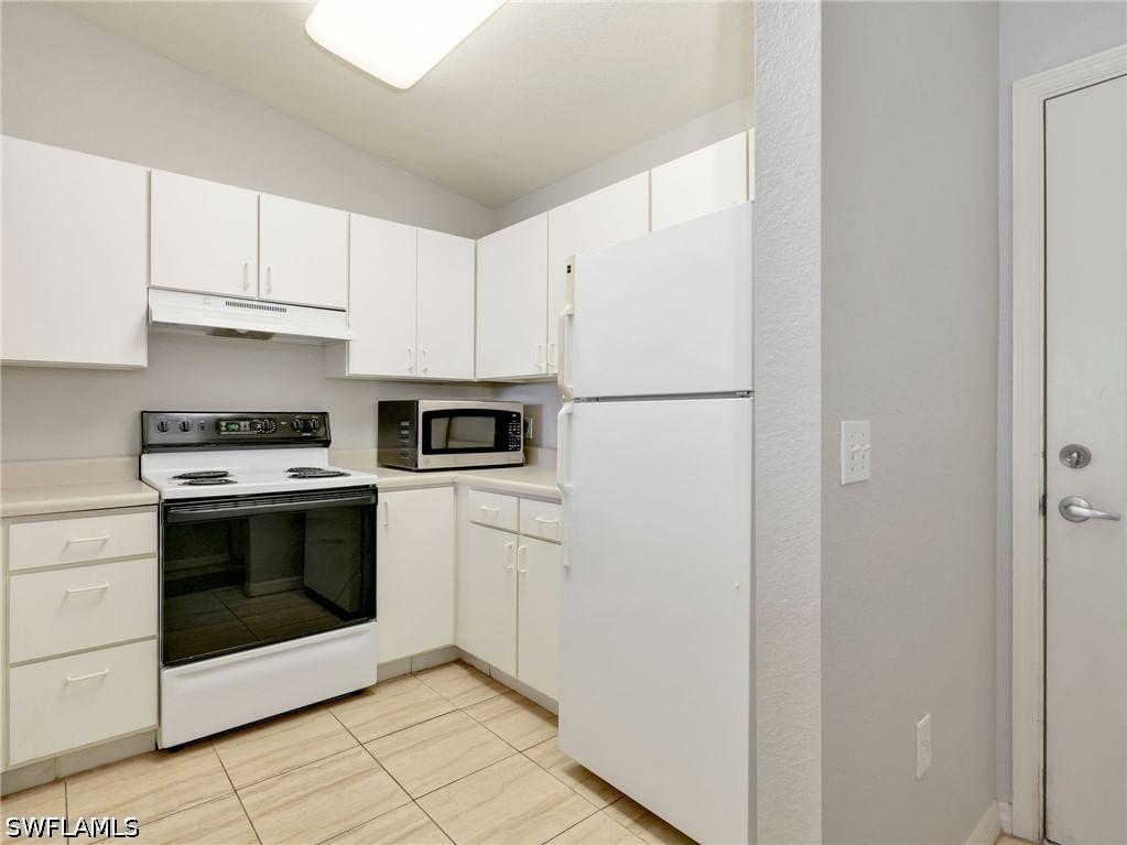 8284 Key Royal Circle #1331, Naples, FL 34119 photo 5