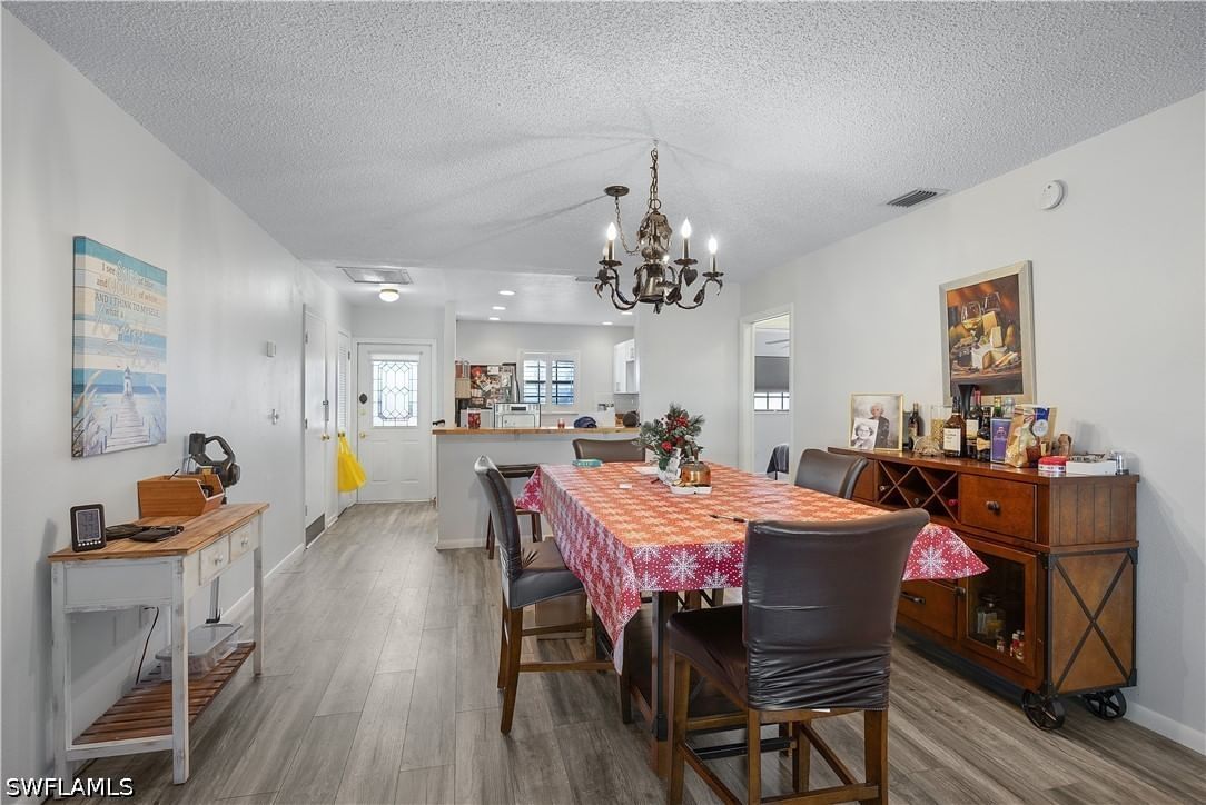 1513 Edgewater Circle, Fort Myers, FL 33919 photo 5