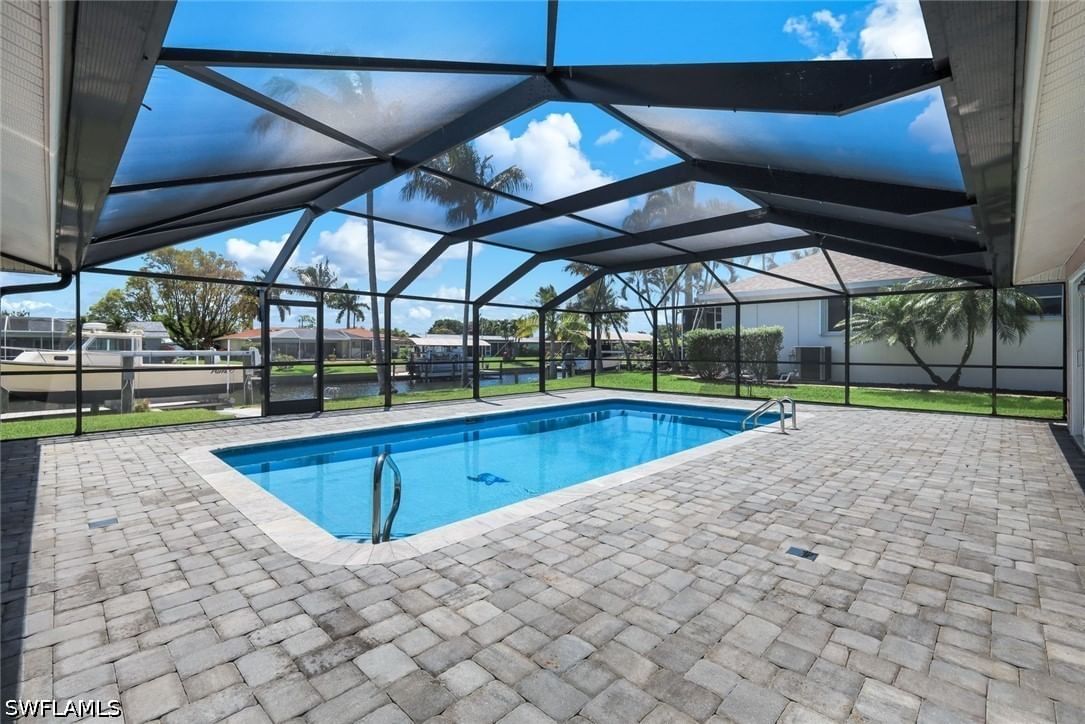 4005 SE 1st Avenue, Cape Coral, FL 33904 photo 2