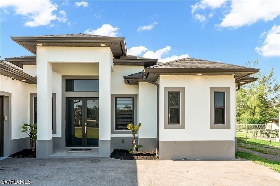 2557 29th Avenue NE, Naples, FL 34120 photo 4